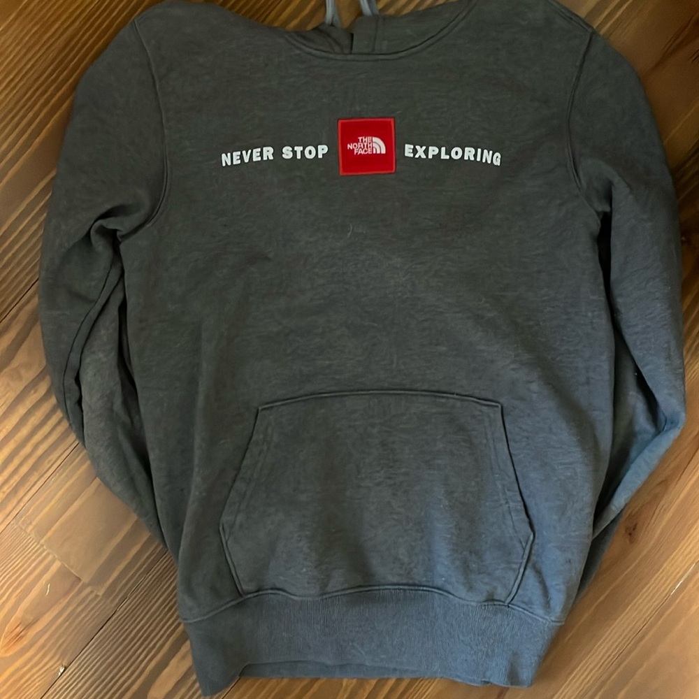 Men’s Northface hoodie, gray size small